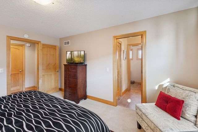 4743 Island View Drive, Mound, MN 55364