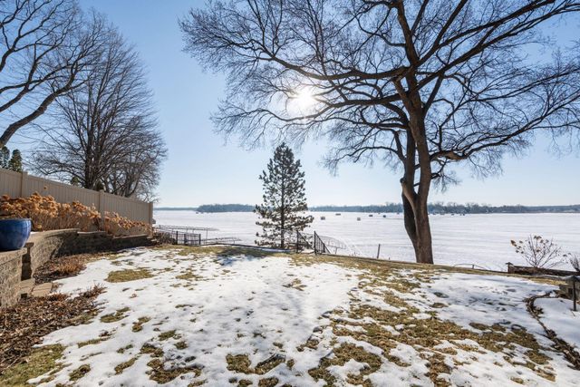 4743 Island View Drive, Mound, MN 55364