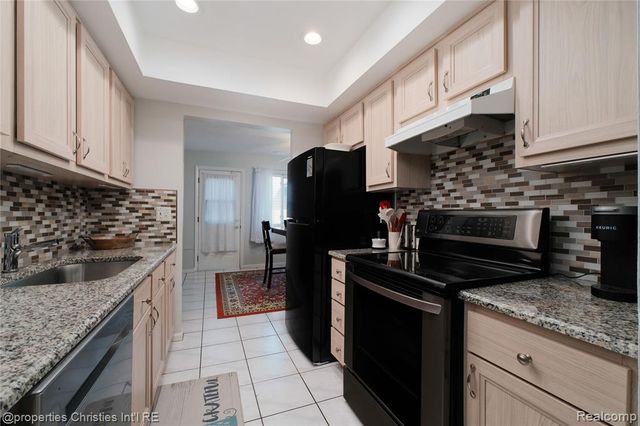 32234 Lancaster Drive, Warren, MI 48088