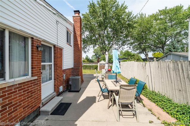 32234 Lancaster Drive, Warren, MI 48088