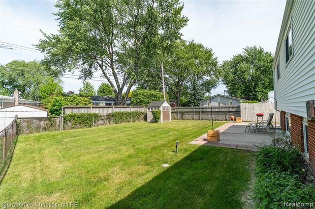 32234 Lancaster Drive, Warren, MI 48088