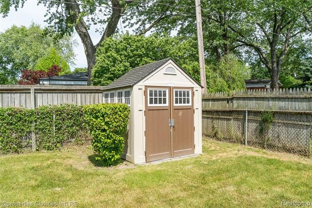 32234 Lancaster Drive, Warren, MI 48088