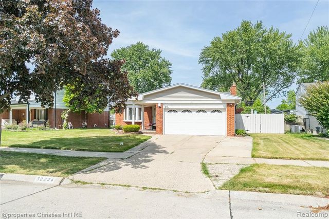 32234 Lancaster Drive, Warren, MI 48088