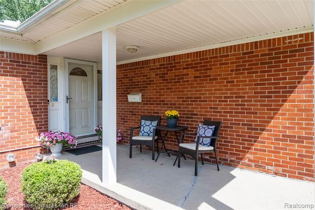32234 Lancaster Drive, Warren, MI 48088