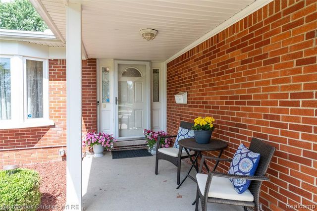 32234 Lancaster Drive, Warren, MI 48088