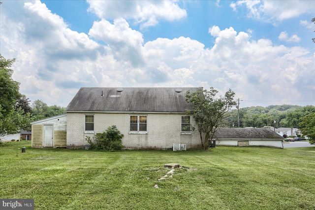 5960 CLOVER RD, Harrisburg, PA 17112