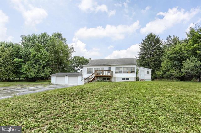 5960 CLOVER RD, Harrisburg, PA 17112