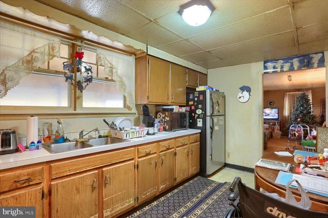 5960 CLOVER RD, Harrisburg, PA 17112