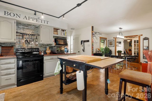 43 Chadwick Wade Drive, Asheville, NC 28804