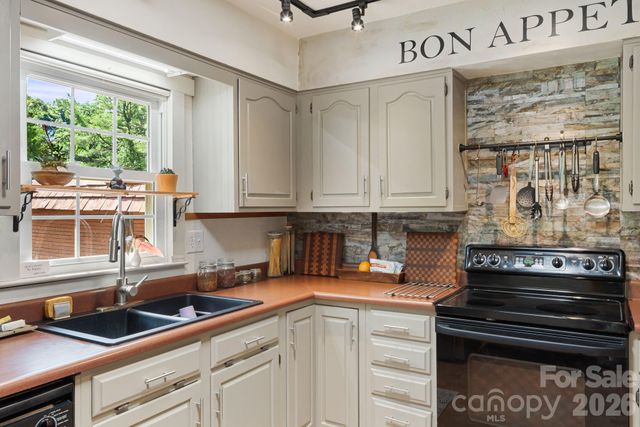 43 Chadwick Wade Drive, Asheville, NC 28804