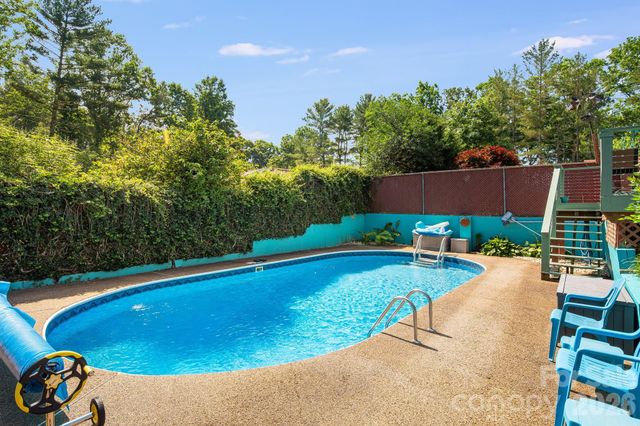 43 Chadwick Wade Drive, Asheville, NC 28804