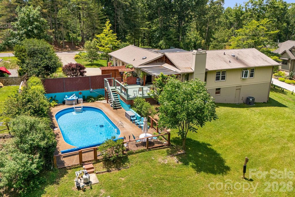 43 Chadwick Wade Drive, Asheville, NC 28804