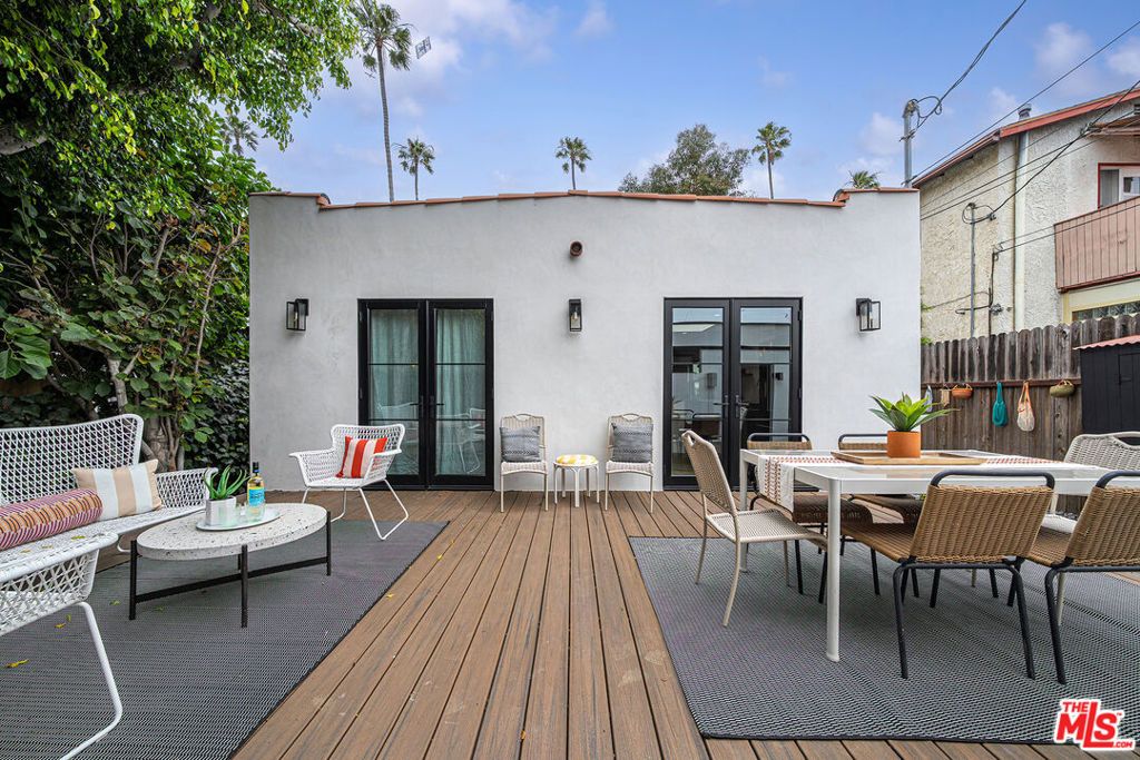 Image 41 of property listing at 804 Boccaccio Avenue, Venice, CA 90291
