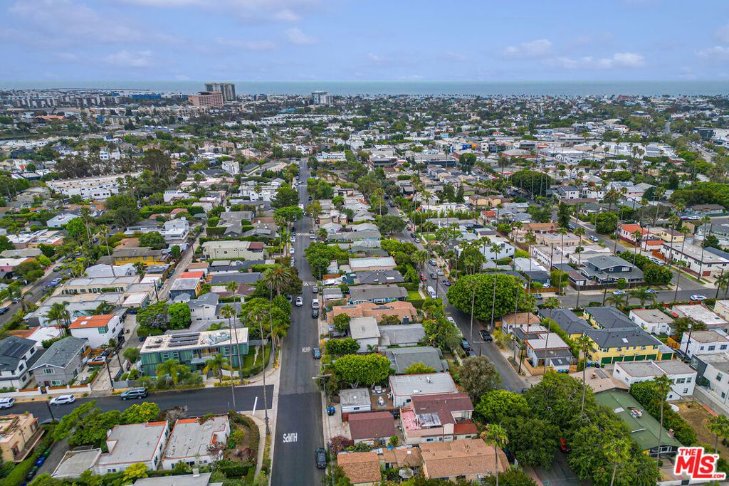 Image 48 of property listing at 804 Boccaccio Avenue, Venice, CA 90291