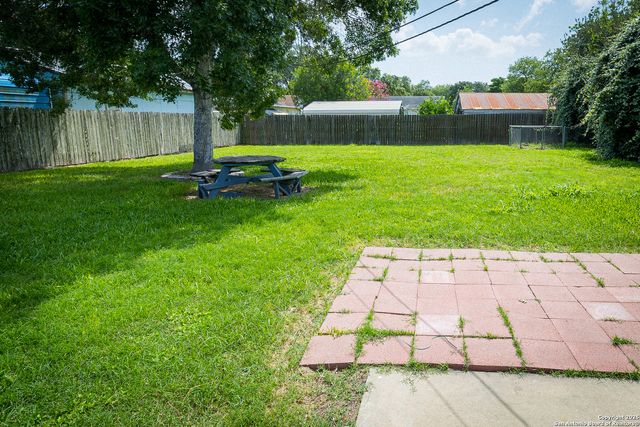803 N Buchanan, Beeville, TX 78102