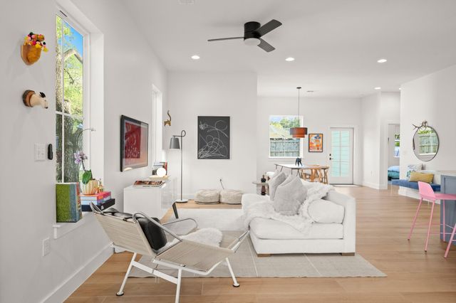 7609 Summervale DR, Austin, TX 78737