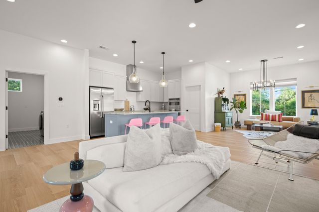 7609 Summervale DR, Austin, TX 78737