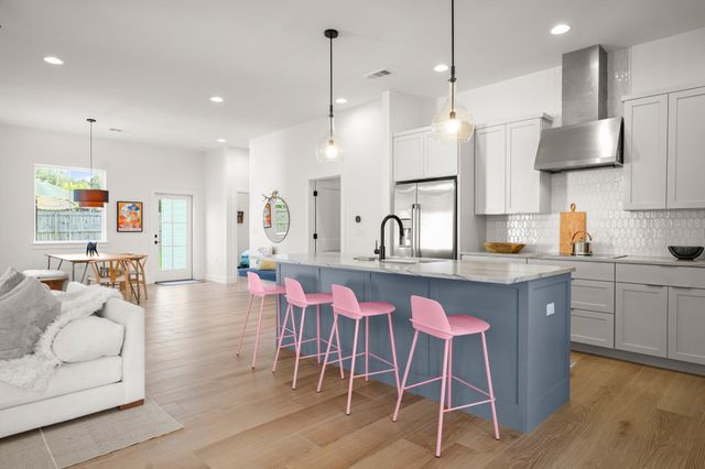 7609 Summervale DR, Austin, TX 78737