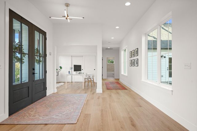 7609 Summervale DR, Austin, TX 78737