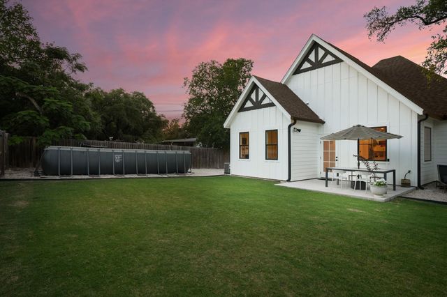 7609 Summervale DR, Austin, TX 78737