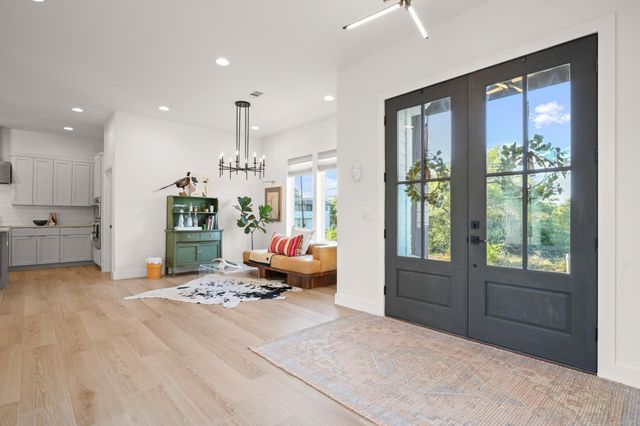 7609 Summervale DR, Austin, TX 78737