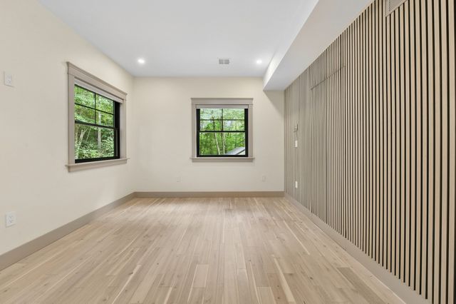 12 Wood St, Southborough, MA 01772