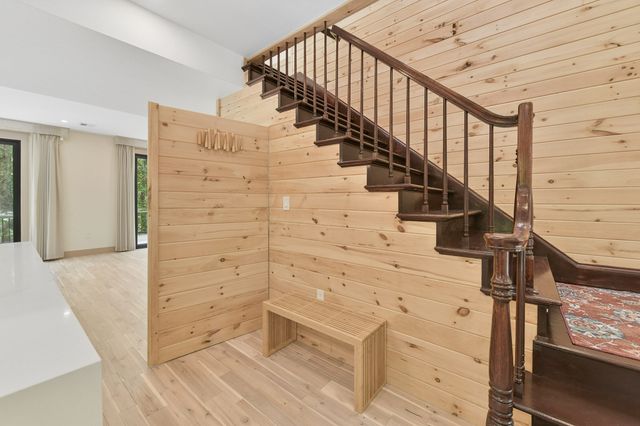 12 Wood St, Southborough, MA 01772