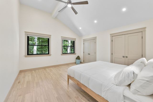 12 Wood St, Southborough, MA 01772