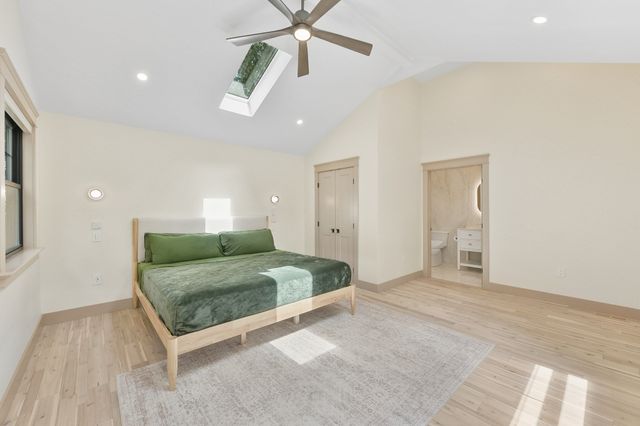 12 Wood St, Southborough, MA 01772