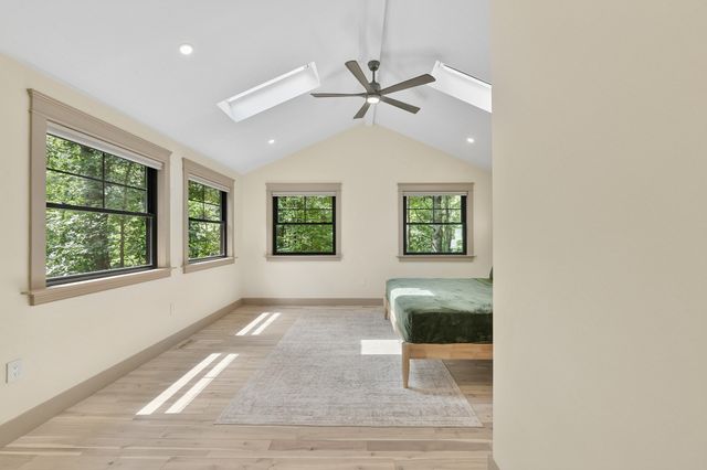12 Wood St, Southborough, MA 01772