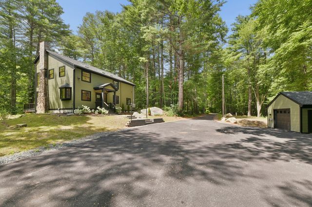 12 Wood St, Southborough, MA 01772
