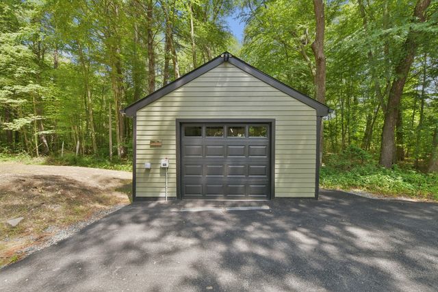 12 Wood St, Southborough, MA 01772
