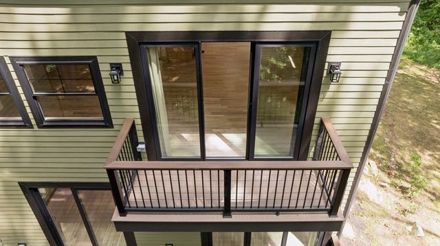 12 Wood St, Southborough, MA 01772