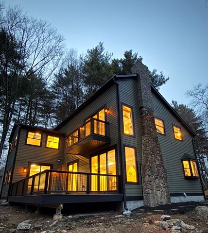 12 Wood St, Southborough, MA 01772