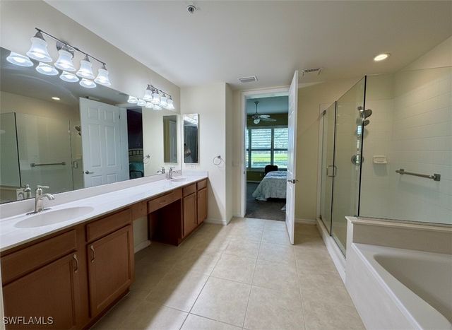 12038 Covent Garden CT 704, Naples, FL 34120