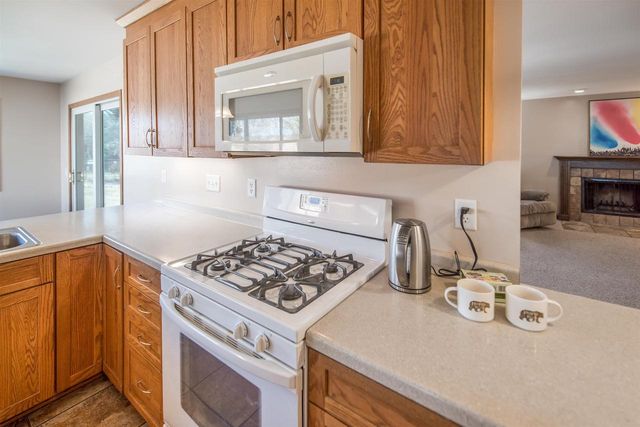 3817 Lexington Drive, Middleton, WI 53562