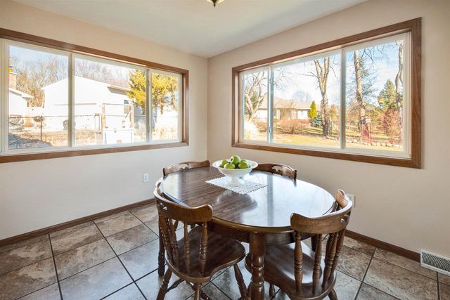 3817 Lexington Drive, Middleton, WI 53562