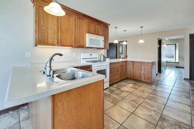 3817 Lexington Drive, Middleton, WI 53562