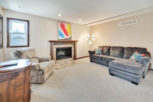 3817 Lexington Drive, Middleton, WI 53562