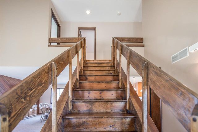 3817 Lexington Drive, Middleton, WI 53562