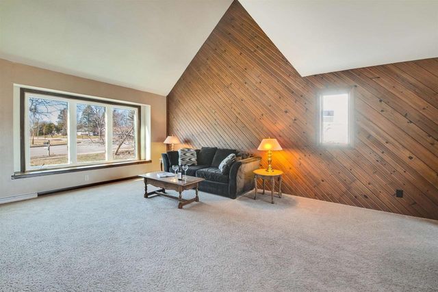 3817 Lexington Drive, Middleton, WI 53562