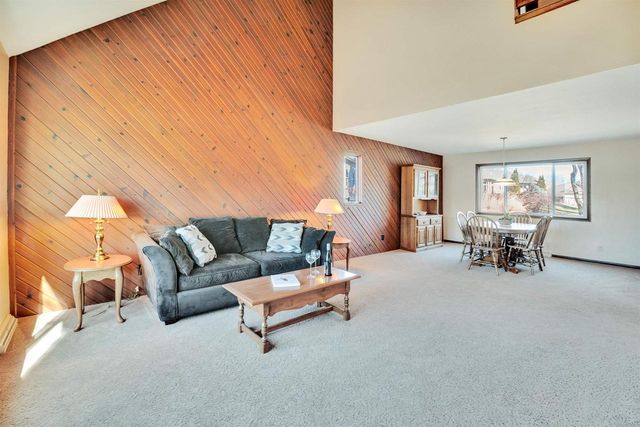 3817 Lexington Drive, Middleton, WI 53562