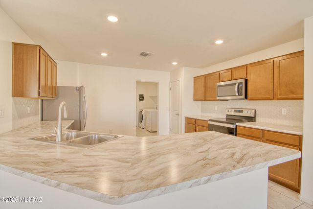 8811 E Stone Meadow Circle, Tucson, AZ 85730