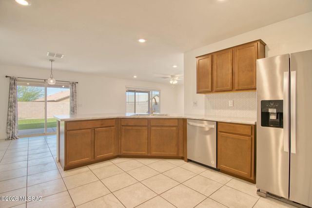 8811 E Stone Meadow Circle, Tucson, AZ 85730