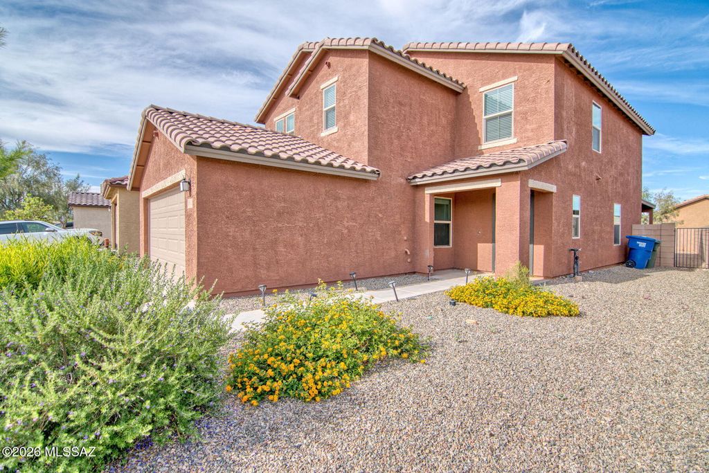 8811 E Stone Meadow Circle, Tucson, AZ 85730