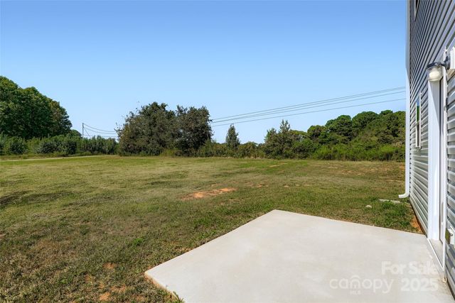 102 Red Cedar Lane, Statesville, NC 28625