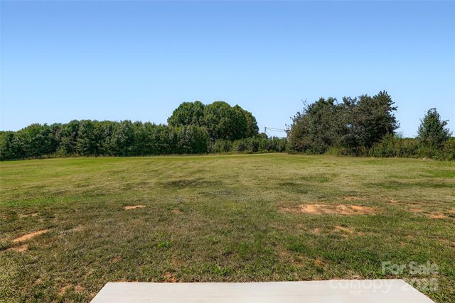 102 Red Cedar Lane, Statesville, NC 28625
