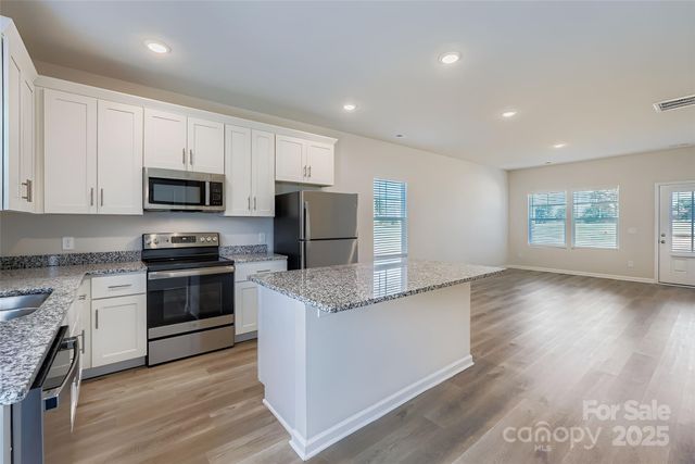 102 Red Cedar Lane, Statesville, NC 28625