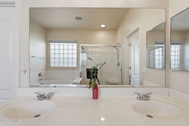 3161 E GLENEAGLE Drive, Chandler, AZ 85249