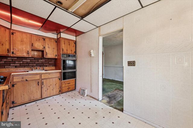 1550 HERMESPROTA DR, Sharon Hill, PA 19079